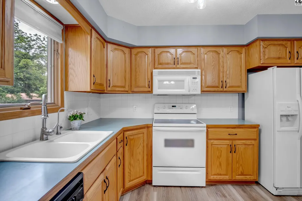 1320 Northglen Mcpherson KS 67460