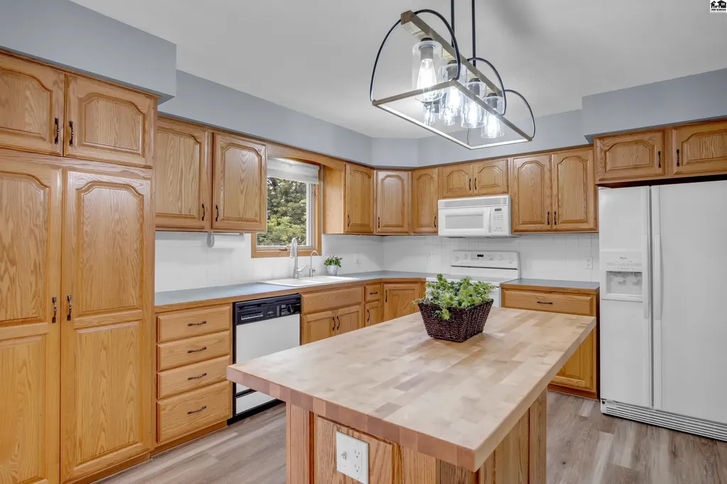 1320 Northglen Mcpherson KS 67460