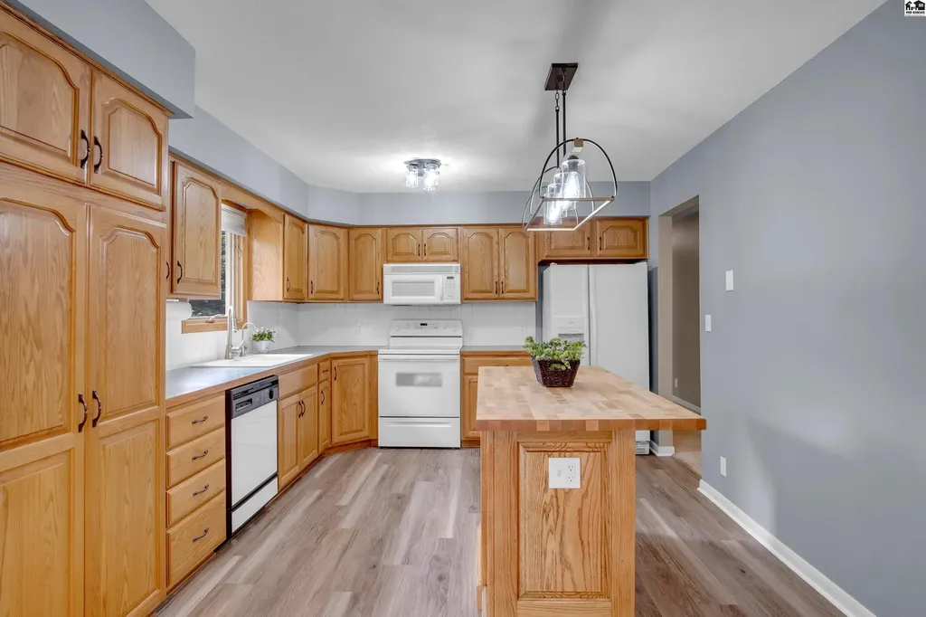 1320 Northglen Mcpherson KS 67460