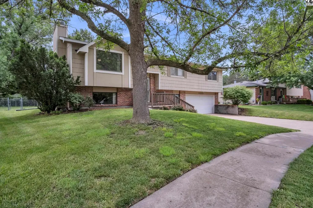 1320 Northglen Mcpherson KS 67460