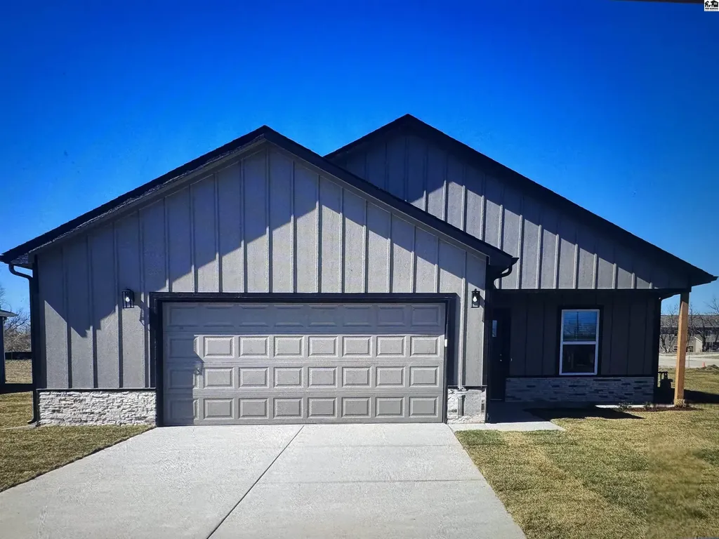 1045 Clubhouse Drive Mcpherson KS 67460