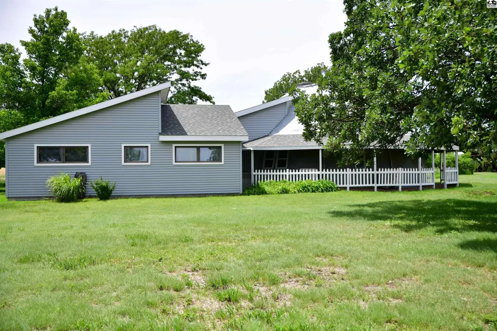 1049 4th Avenue Mcpherson KS 67460