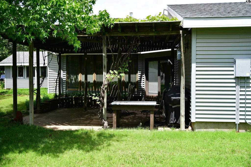 1049 4th Avenue Mcpherson KS 67460