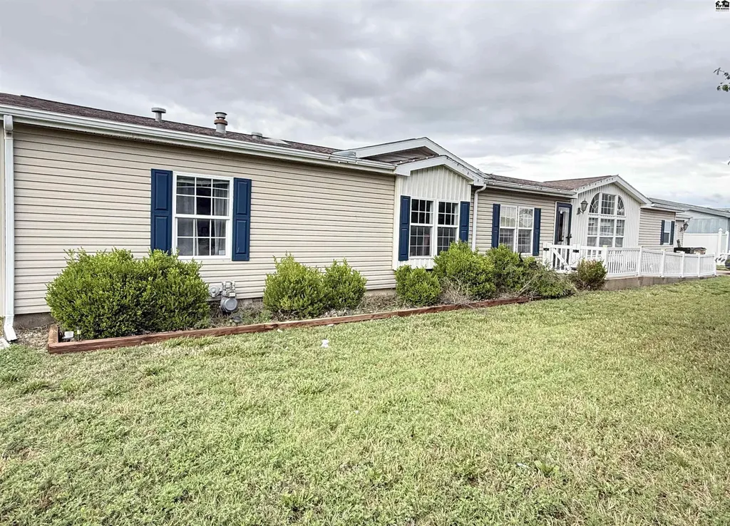 124 W Avenue D South Hutchinson KS 67505