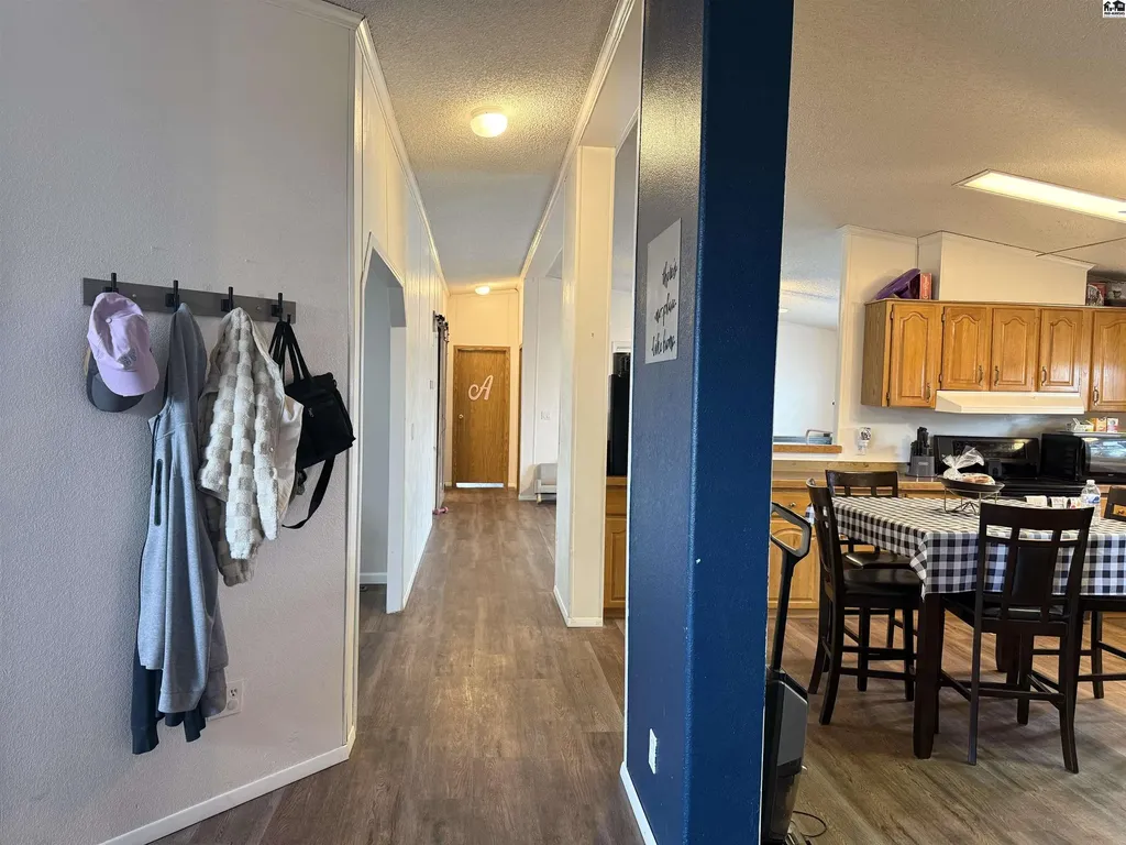 124 W Avenue D South Hutchinson KS 67505