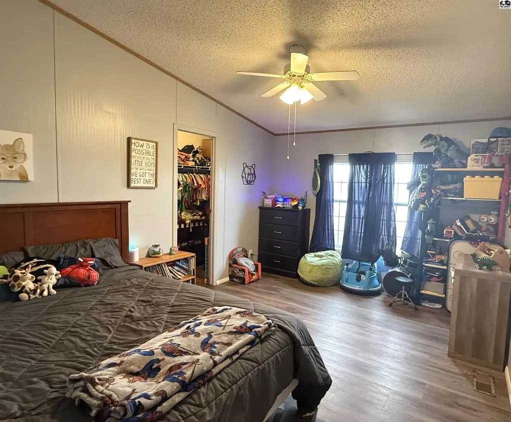 124 W Avenue D South Hutchinson KS 67505