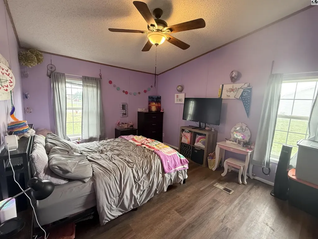 124 W Avenue D South Hutchinson KS 67505