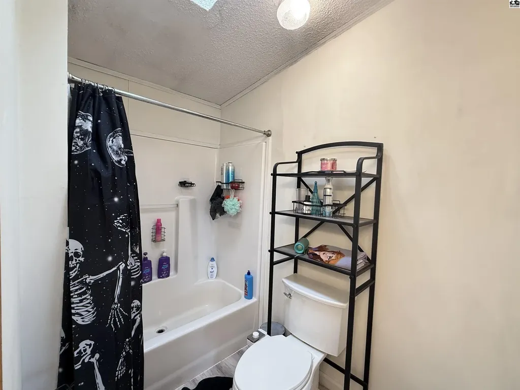 124 W Avenue D South Hutchinson KS 67505