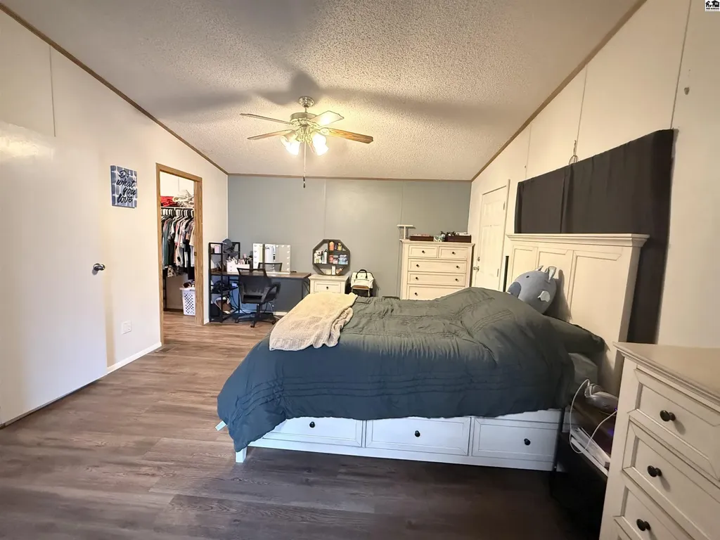124 W Avenue D South Hutchinson KS 67505