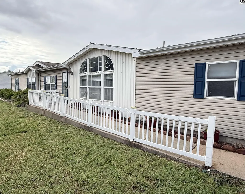 124 W Avenue D South Hutchinson KS 67505