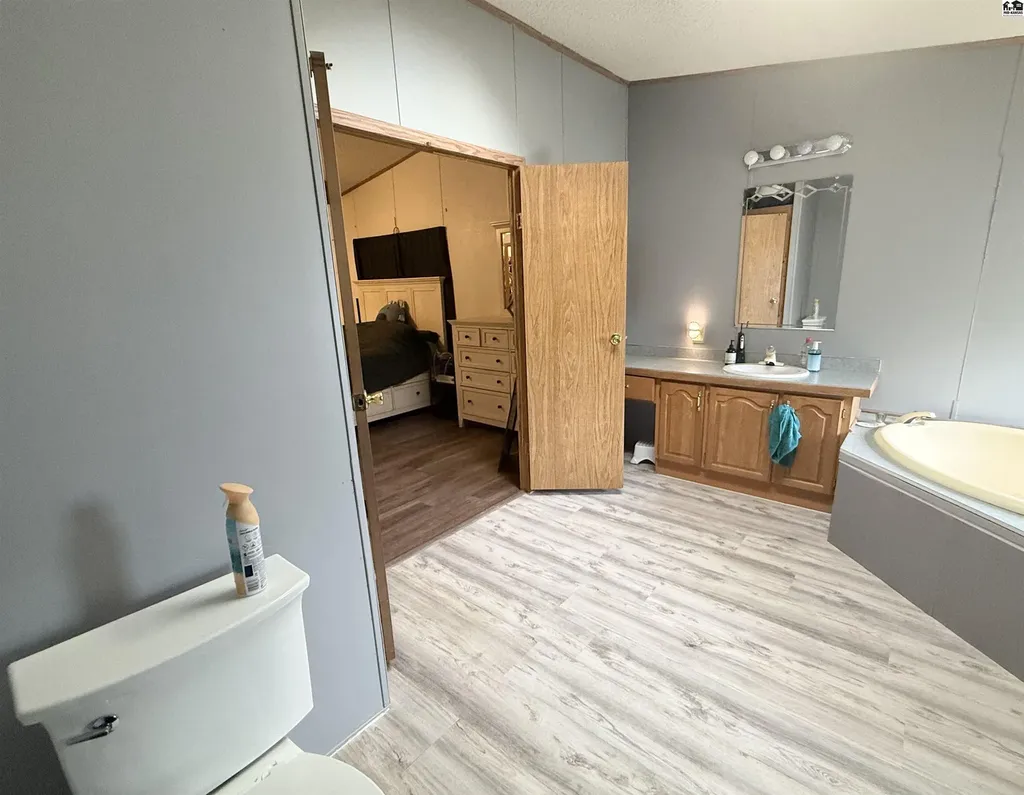 124 W Avenue D South Hutchinson KS 67505