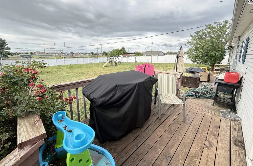 124 W Avenue D South Hutchinson KS 67505