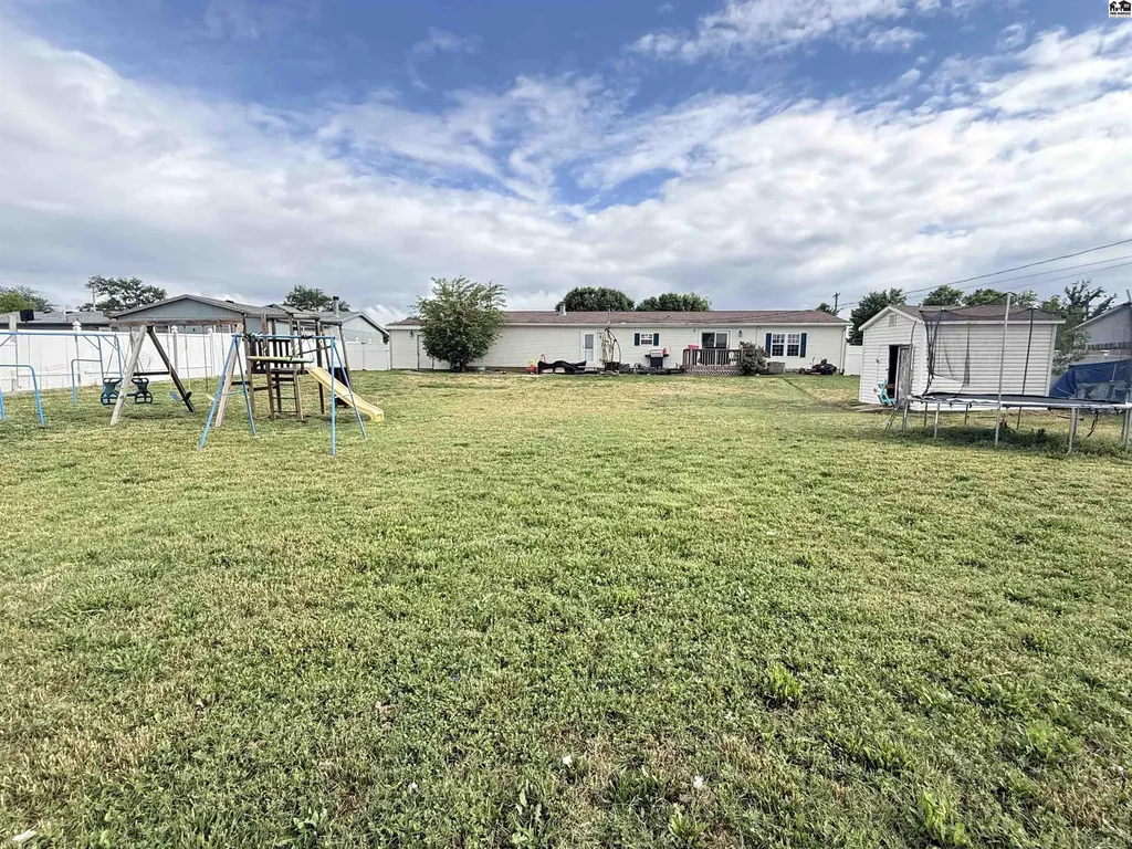 124 W Avenue D South Hutchinson KS 67505
