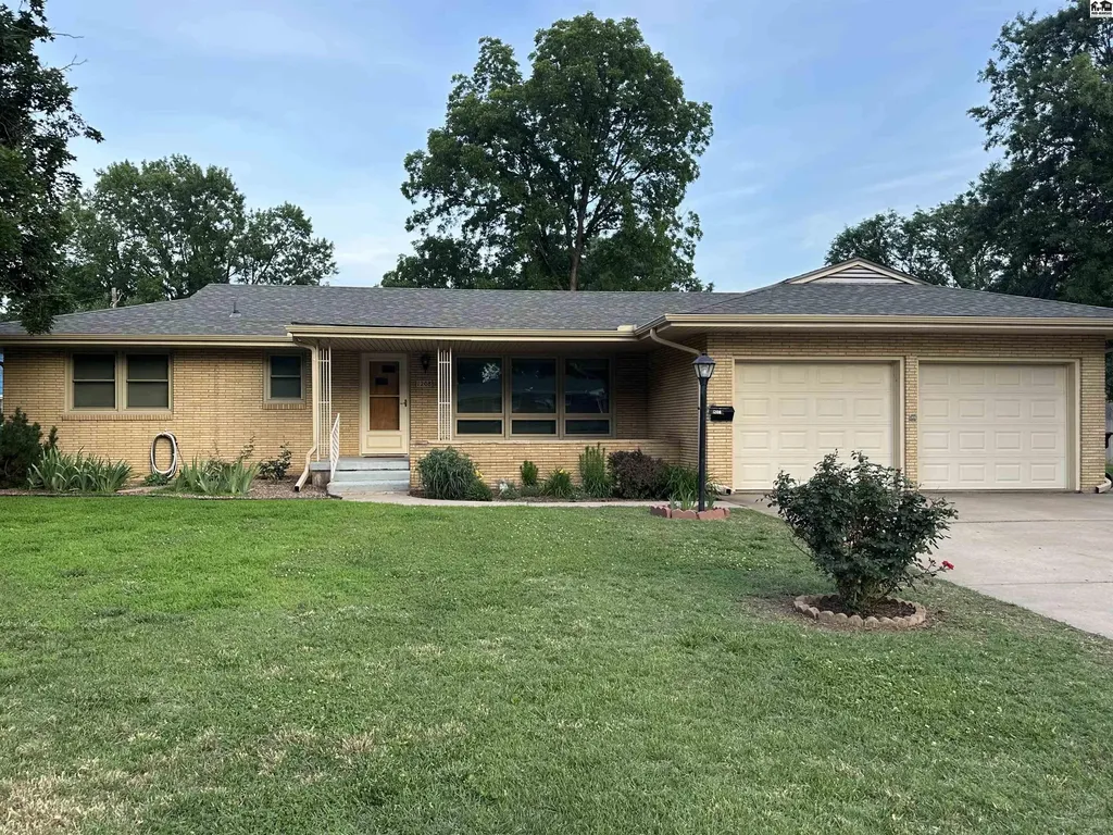 1208 Lyndon Road Mcpherson KS 67460