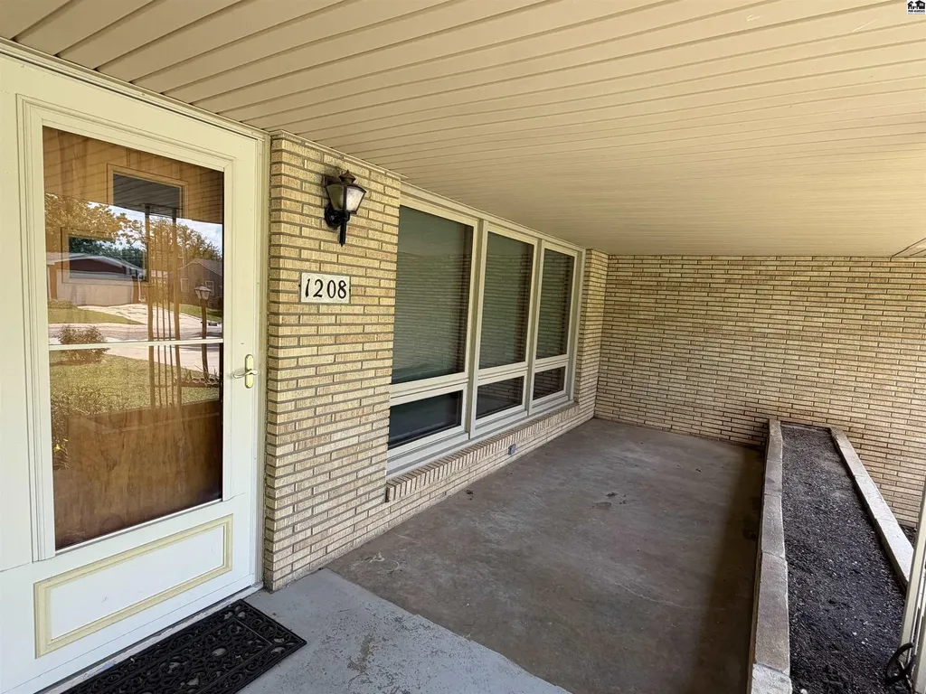 1208 Lyndon Road Mcpherson KS 67460