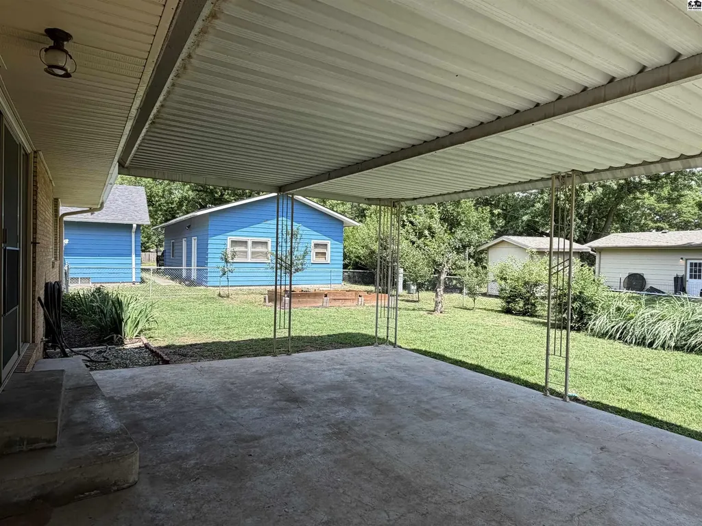 1208 Lyndon Road Mcpherson KS 67460