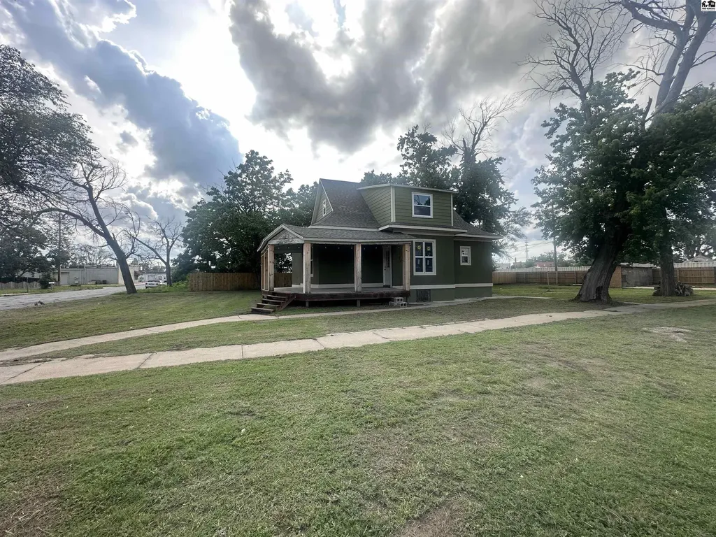 28 E Bigger Street Hutchinson KS 67501