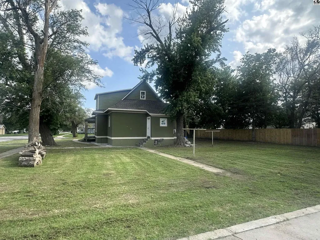 28 E Bigger Street Hutchinson KS 67501