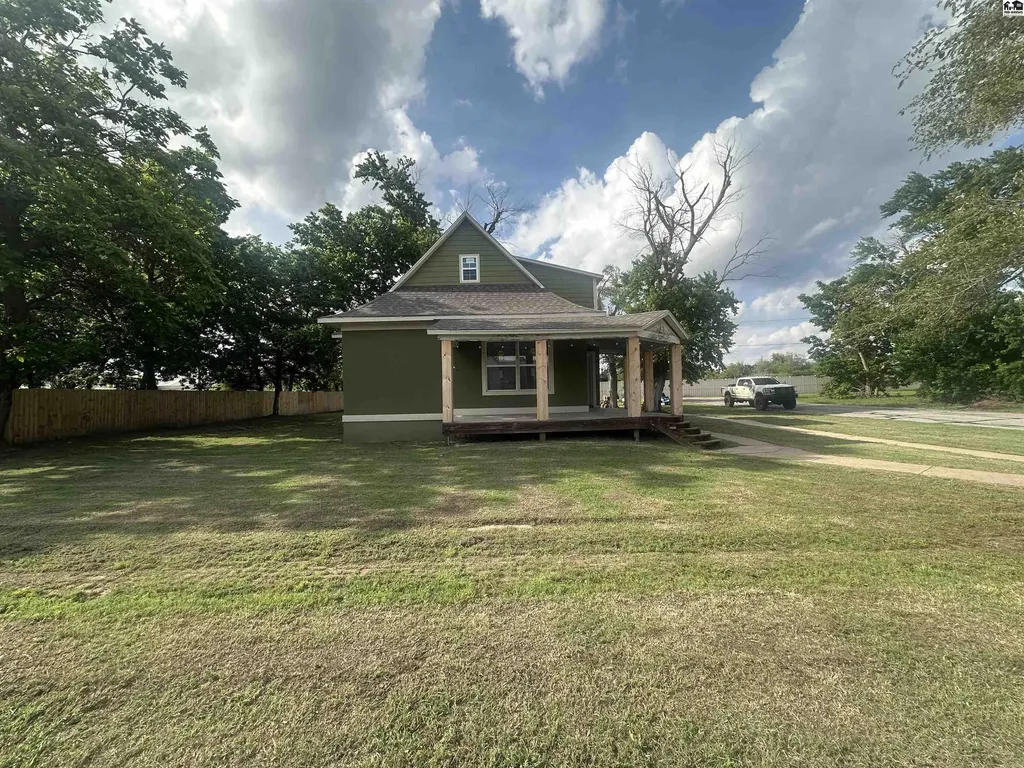 28 E Bigger Street Hutchinson KS 67501