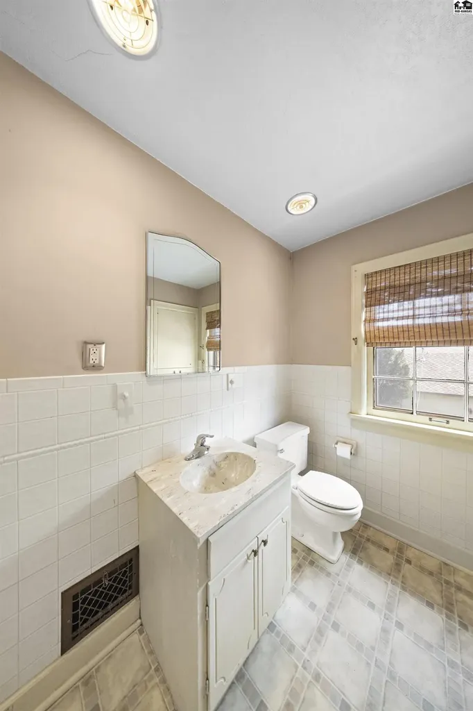 101 W 20th Avenue Hutchinson KS 67502