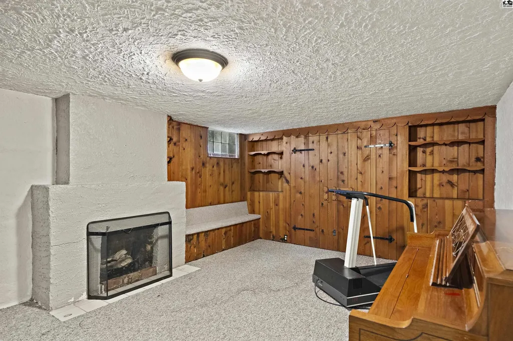 101 W 20th Avenue Hutchinson KS 67502