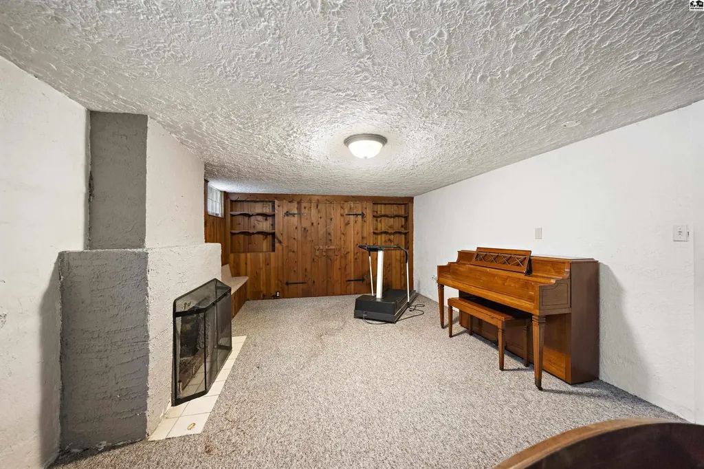 101 W 20th Avenue Hutchinson KS 67502