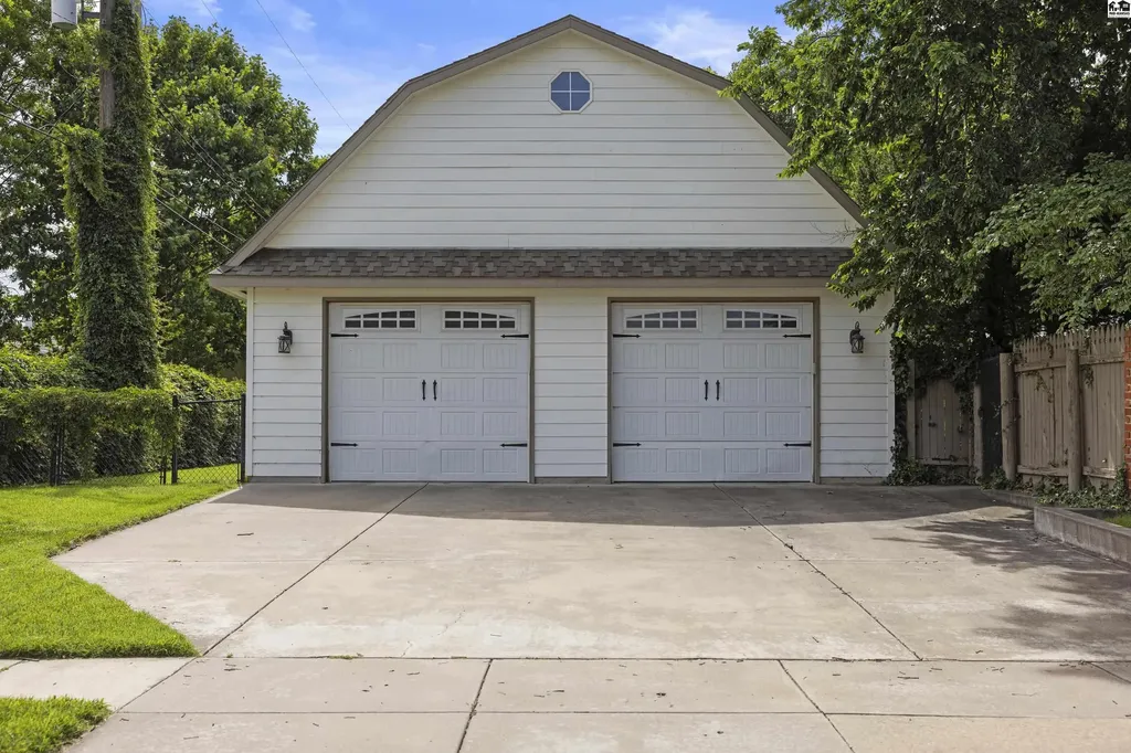 101 W 20th Avenue Hutchinson KS 67502