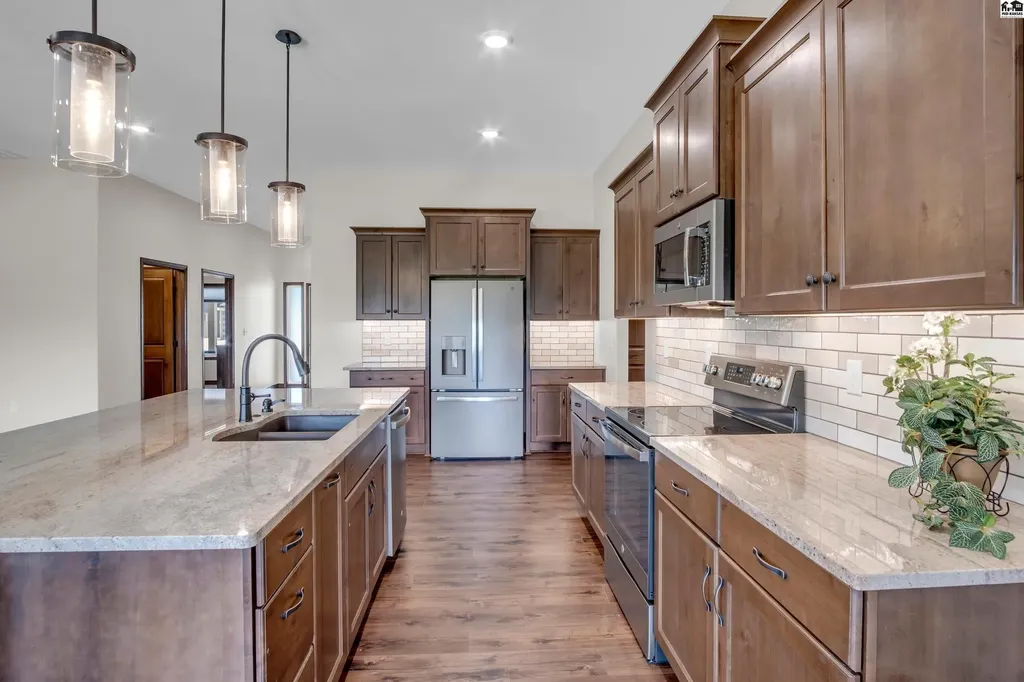 916 Veranda Creek Mcpherson KS 67460