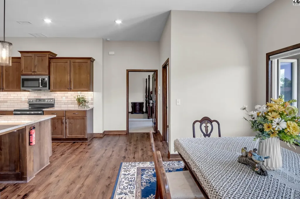 916 Veranda Creek Mcpherson KS 67460