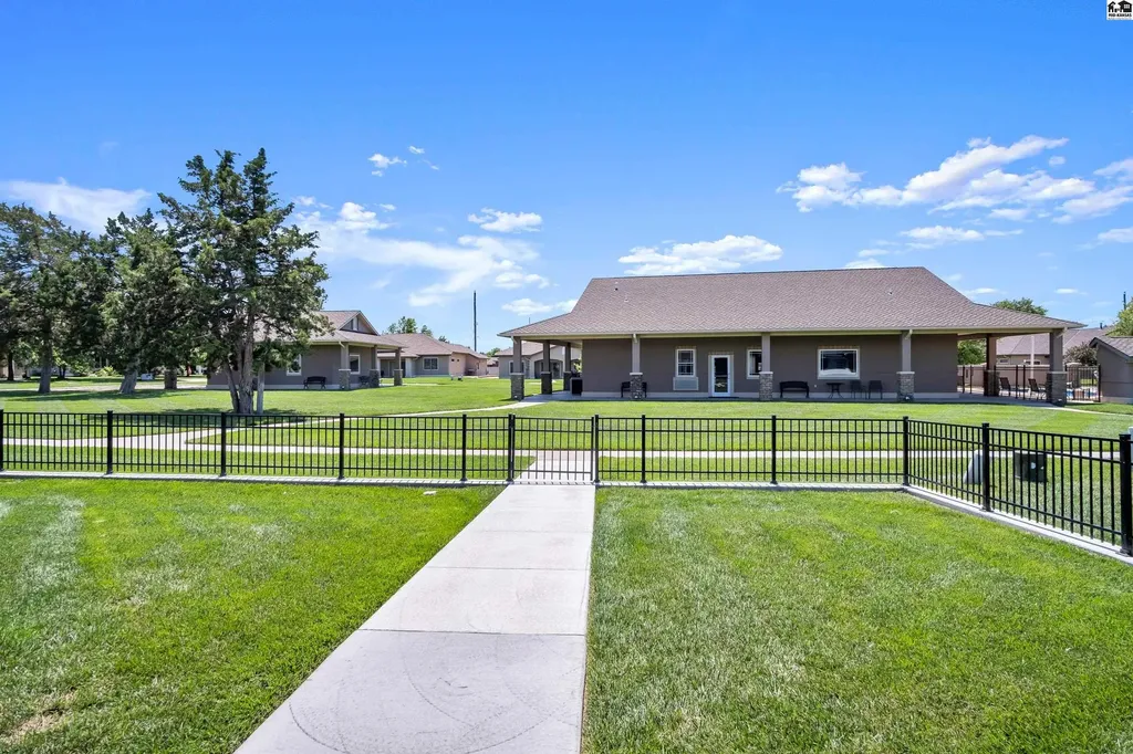 916 Veranda Creek Mcpherson KS 67460