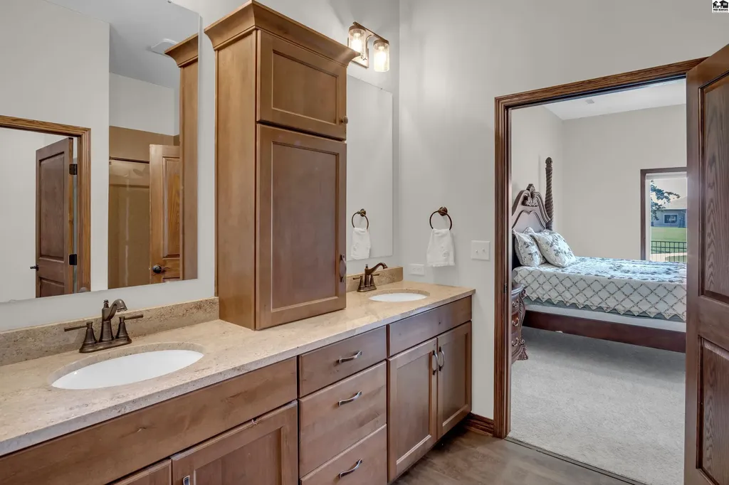916 Veranda Creek Mcpherson KS 67460