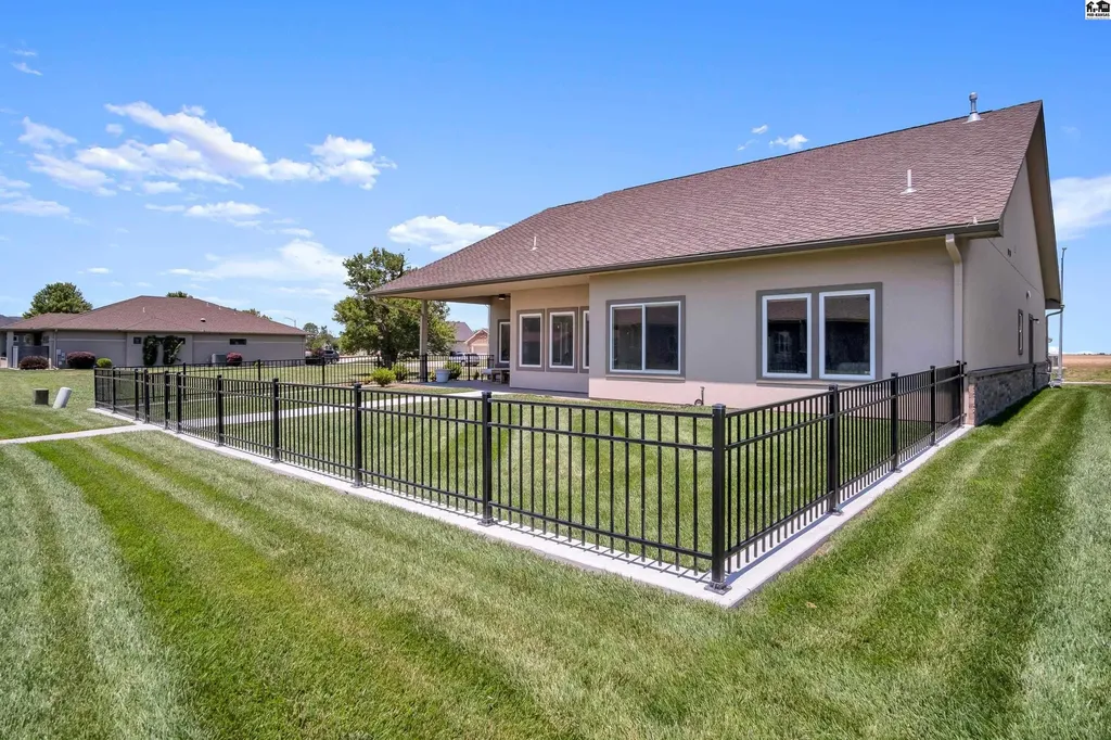 916 Veranda Creek Mcpherson KS 67460