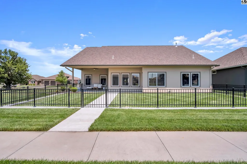 916 Veranda Creek Mcpherson KS 67460
