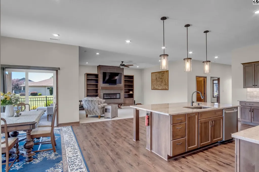 916 Veranda Creek Mcpherson KS 67460