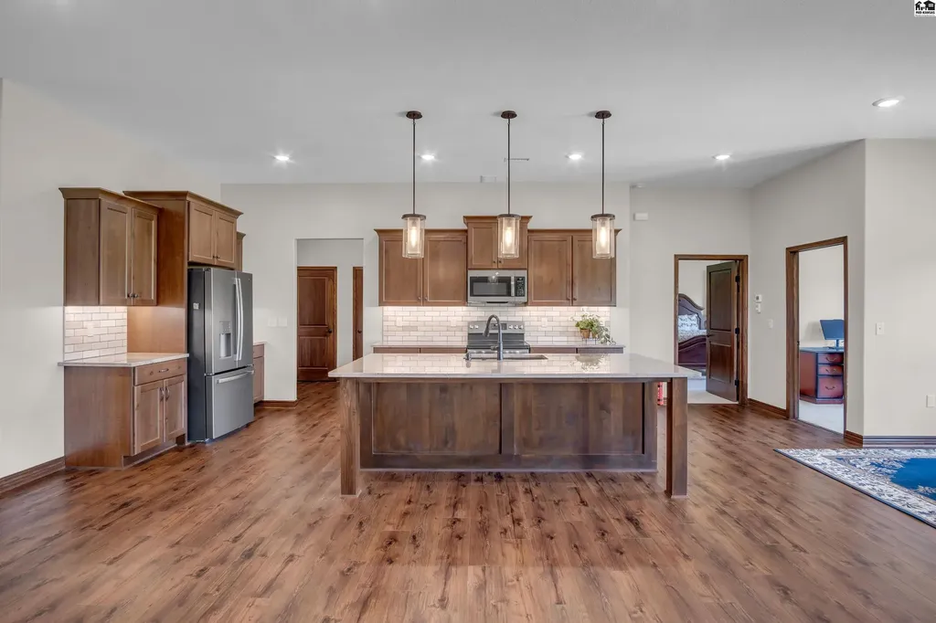 916 Veranda Creek Mcpherson KS 67460