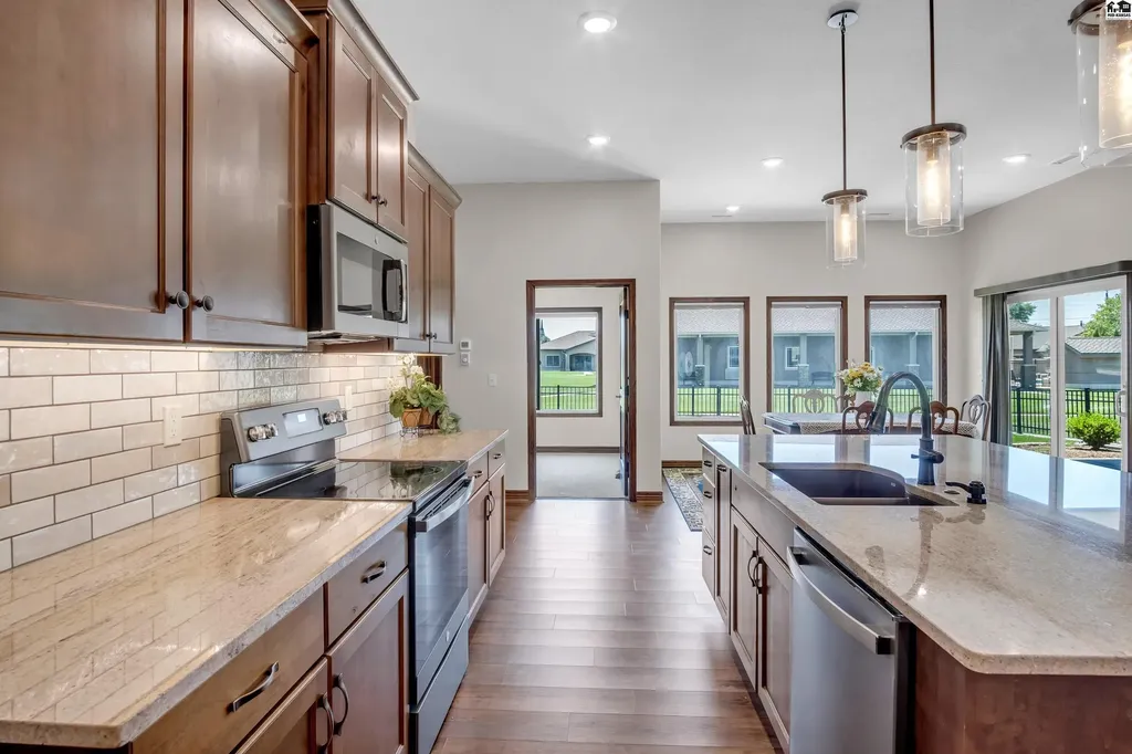 916 Veranda Creek Mcpherson KS 67460