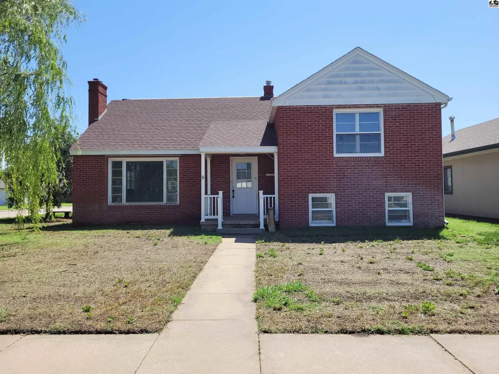 2122 Madison Street Great Bend KS 67530