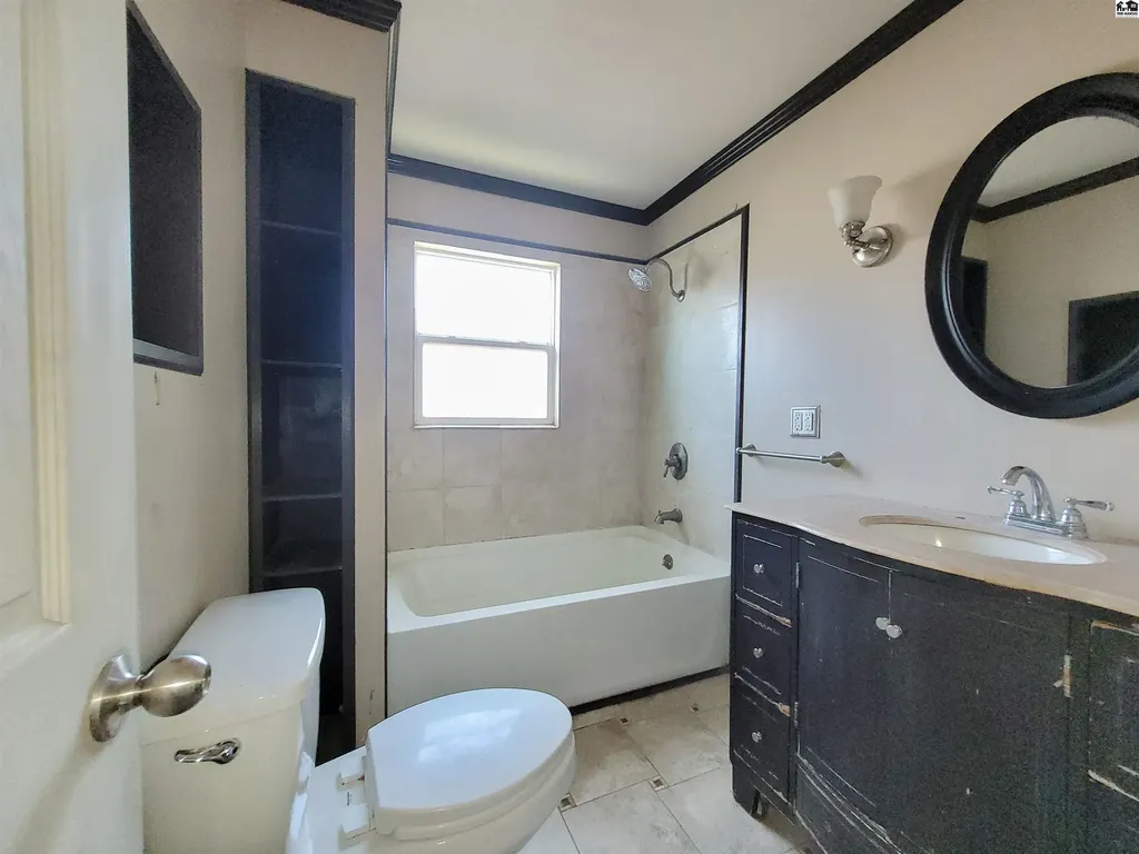 2122 Madison Street Great Bend KS 67530