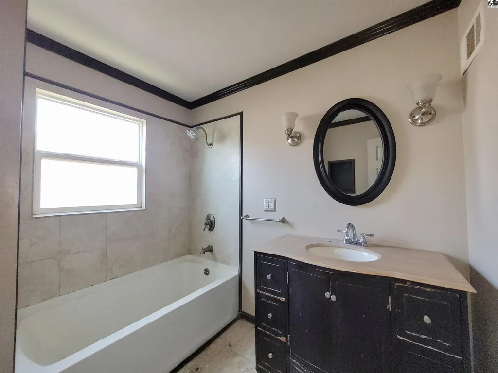 2122 Madison Street Great Bend KS 67530