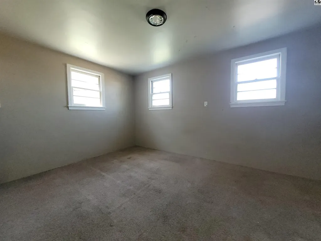2122 Madison Street Great Bend KS 67530