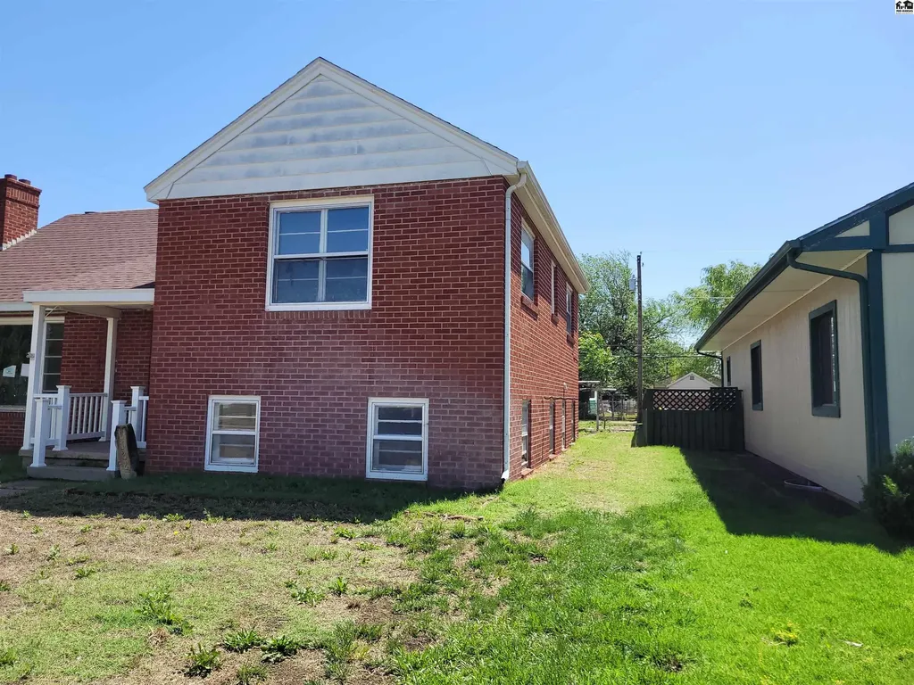 2122 Madison Street Great Bend KS 67530