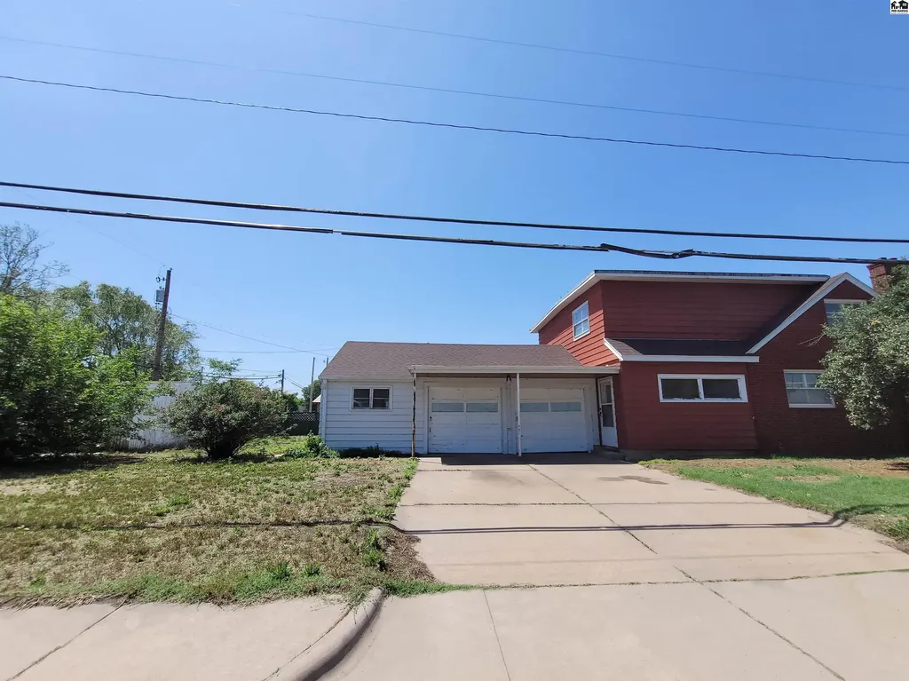 2122 Madison Street Great Bend KS 67530