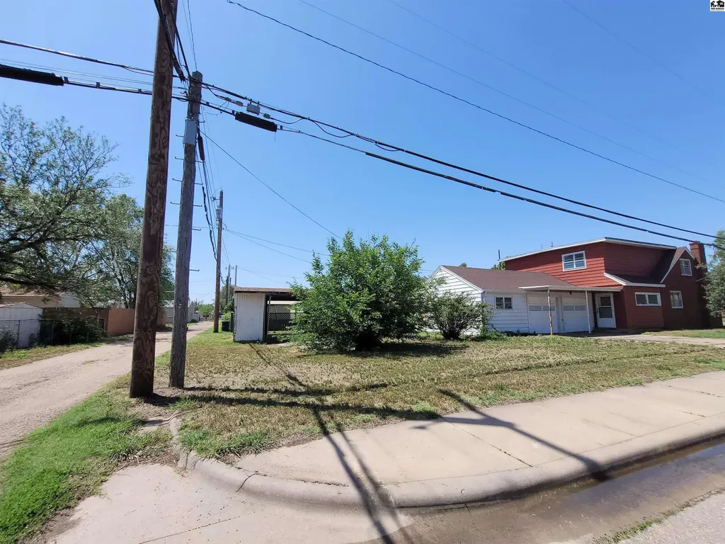 2122 Madison Street Great Bend KS 67530
