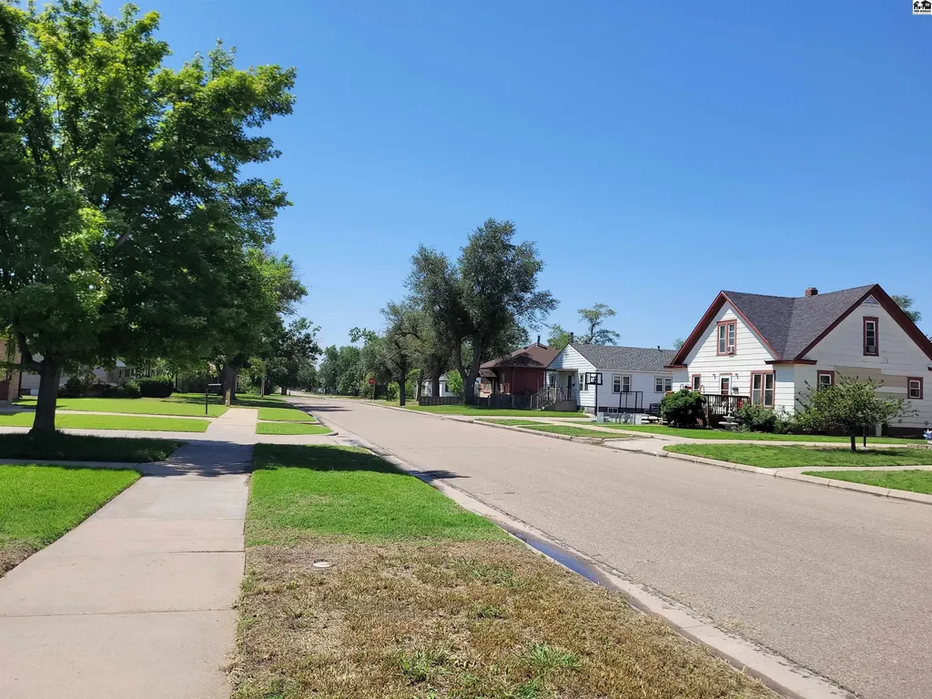 2122 Madison Street Great Bend KS 67530