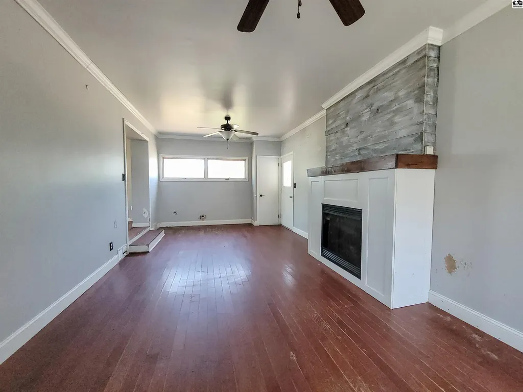 2122 Madison Street Great Bend KS 67530