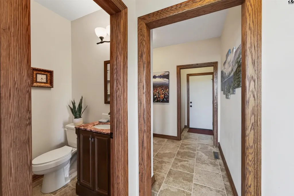 2100 N East Lake Road Newton KS 67114