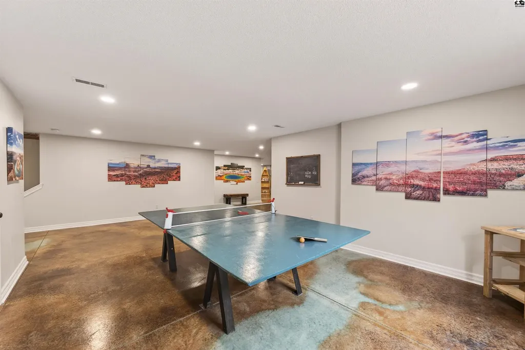 2100 N East Lake Road Newton KS 67114