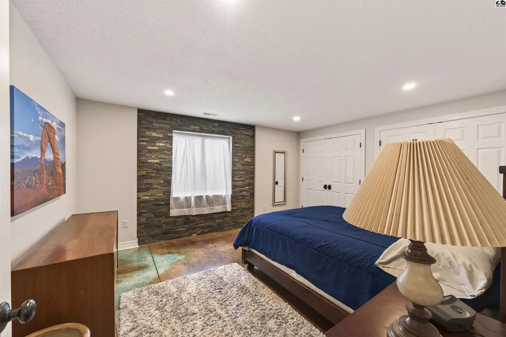 2100 N East Lake Road Newton KS 67114