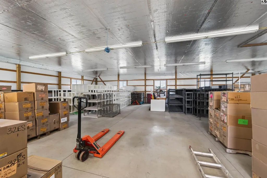2100 N East Lake Road Newton KS 67114