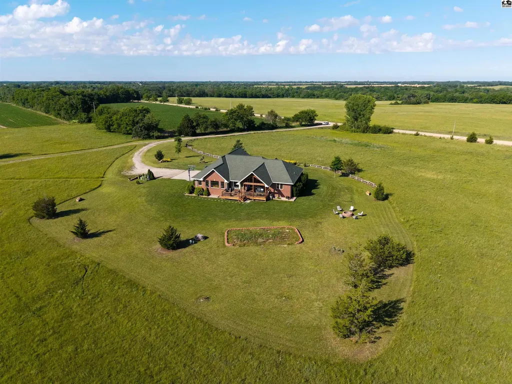 2100 N East Lake Road Newton KS 67114